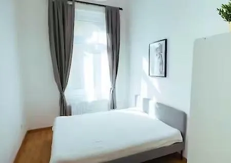 Akacfa - Spacious Centre דירה בודפשט
